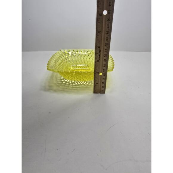 VTG Diamond Point Indiana Glass Bright Clear Yellow Candy Nut Dish 6.5" SQUARE - Picture 3 of 4